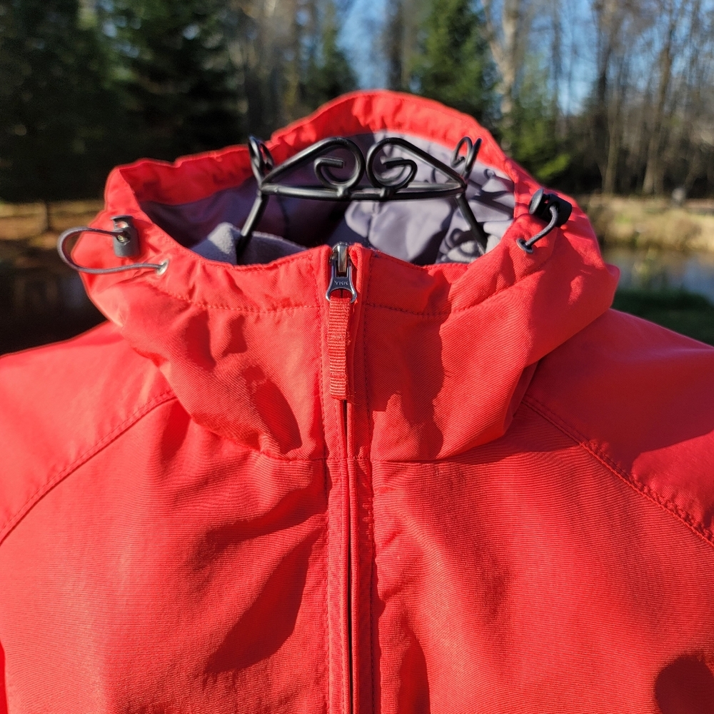Eddie Bauer red winter jacket, size Medium - Picture 4 of 11